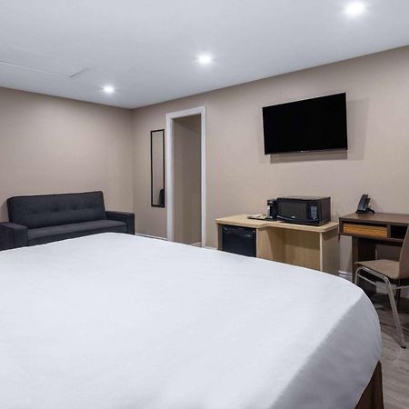 Super 8 By Wyndham Niagara Falls On Exterior foto