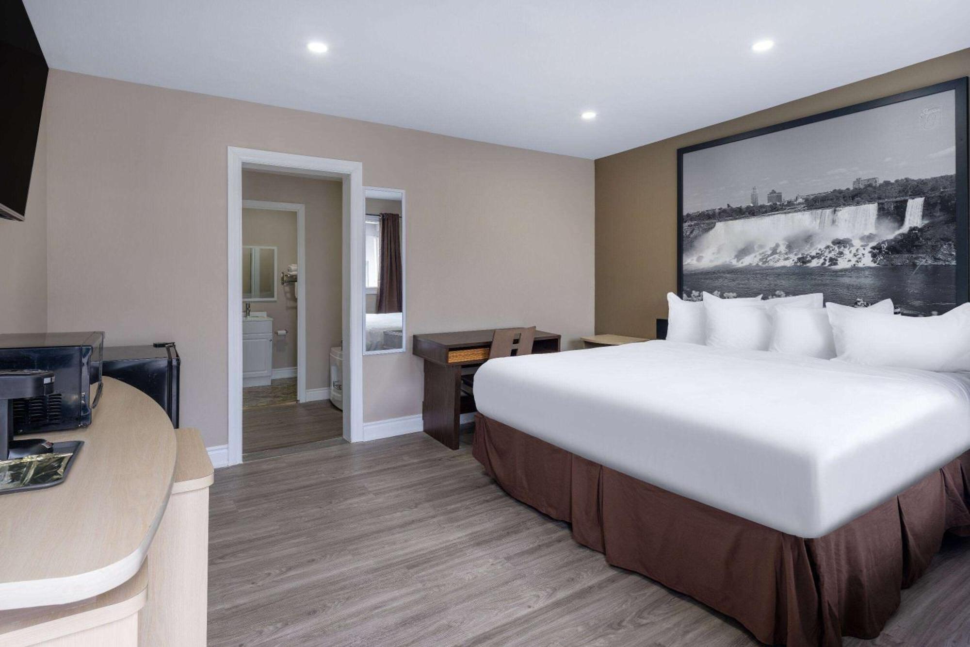 Super 8 By Wyndham Niagara Falls On Exterior foto