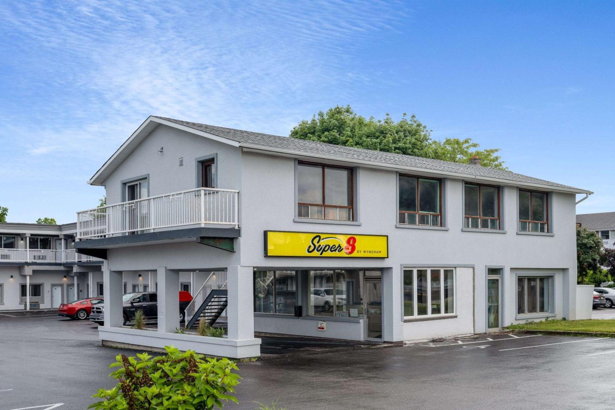 Super 8 By Wyndham Niagara Falls On Exterior foto