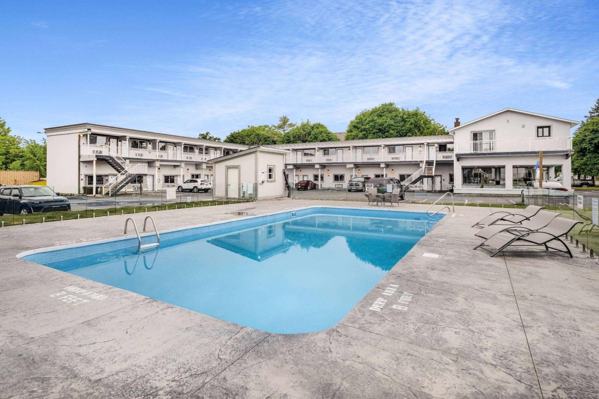 Super 8 By Wyndham Niagara Falls On Exterior foto